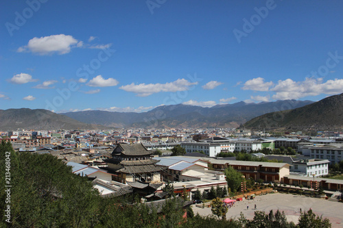A monastery and houses around Shangri-La, Amdo Tibet. © leodaphne