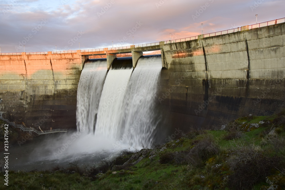 Water outlet in a power generation plant in Segovia (Spain)