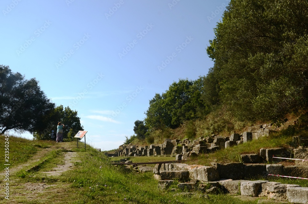 Albanie : Site archéologique greco-romain d’Apollonia d’Illyrie
Albanie : Site archéologique greco-romain d’Apollonia d’Illyrie