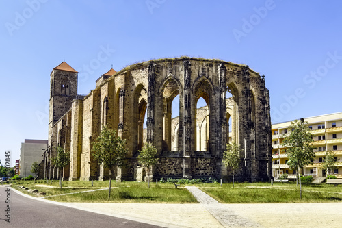 Bild auf Leinwand Ruine Kirche Sankt Nikolai, Zerbst/Anhalt, Sachsen-Anhalt, Deutschland