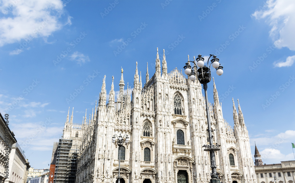 Fototapeta premium Duomo di Milano, the Cathedral Church of Milan, Lombardy, Northern Italy