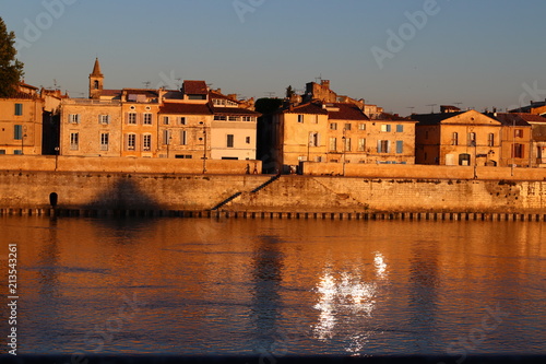 coucher de soleil à Arles sur le Rhône