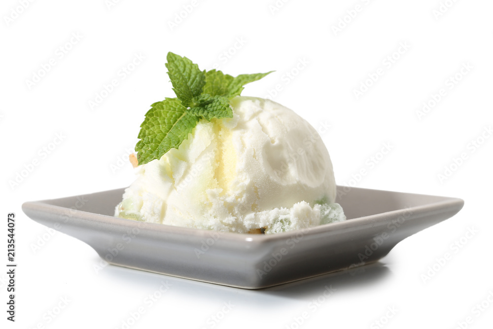 glace,sorbet au citron sur fond blanc glace,sorbet au citron sur fond blanc