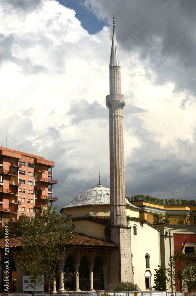 Place Skanderbeg de Tirana (Albanie) : Grande mosquée
