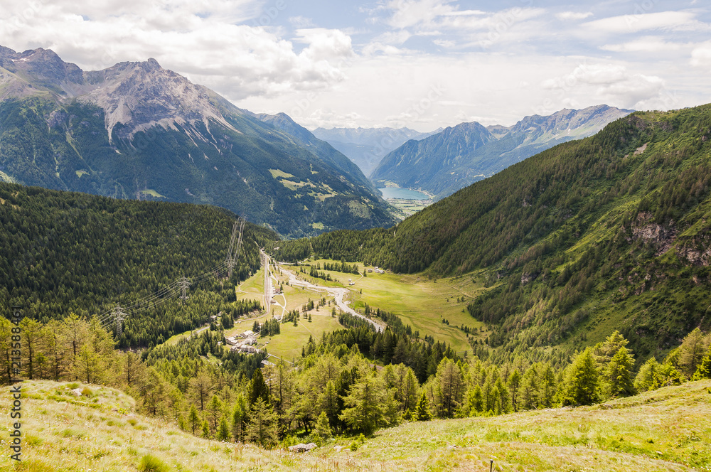 Poschiavo, Bernina, Val Poschiavo, Alp Grüm, Lago di Poschiavo, Puschlav, Val Bernina, Wanderweg, Bernina-Express, Alpen, Graubünden, Sommer, Schweiz