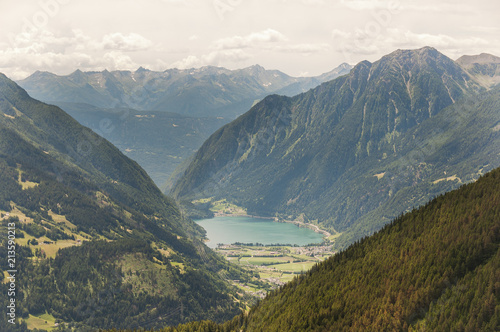 Poschiavo  val Poschiavo  Lago di Poschiavo  Puschlav  Alpen  Zuglinie  Wanderweg  Berninapass  Alp Gr  m  Passh  he  Graub  nden  Sommer  Schweiz