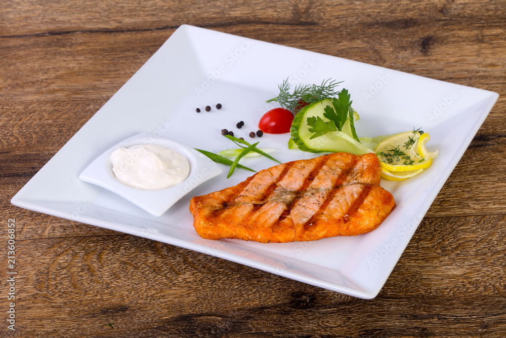 Grilled salmon with sauce Grilled salmon with sauce