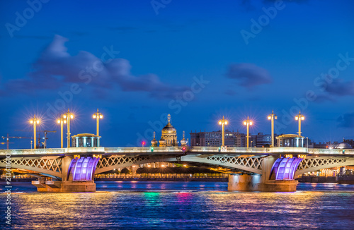 Благовещенский мост Санкт-Петербурга ночью Annunciation Bridge in St. Petersburg on a blue summer night