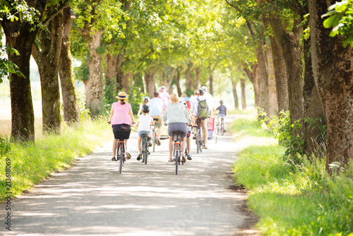 Quadro em tela Fahrrad - Ausflug mit der ganzen Familie