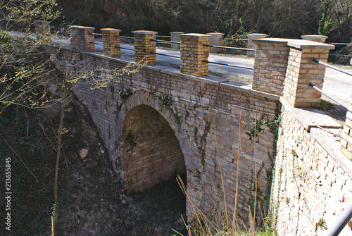 Vecchio ponte per arrivare a Torricella photo