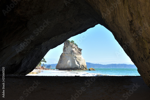 Cathedral Cove Neuseeland mit te hoho rock © Matthias Rickli