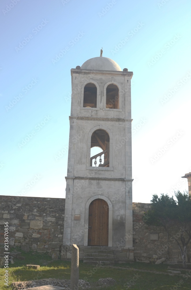 Albanie : Monastère Ardenika et église de la Vierge Theodokos (Apollonia d’Illyrie)
