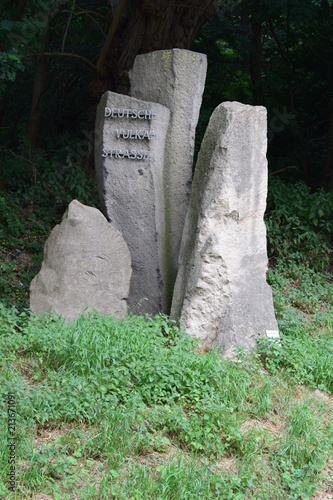 Anfang der Deutschen Vulkanstraße, bei Maria Laach photo