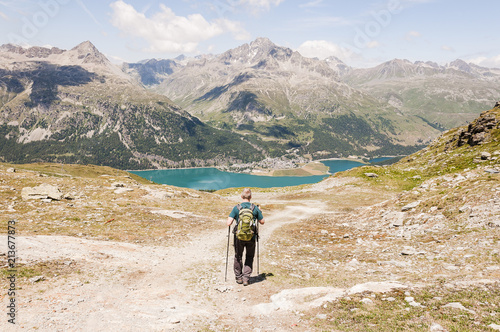 Silvaplana, Corvatsch, Wanderweg, Wanderer, Silvaplanersee, Bergsee, Julierpass, Piz Julier, Piz Albana, Alpen, Oberengadin, Graubünden, Sommer, Schweiz