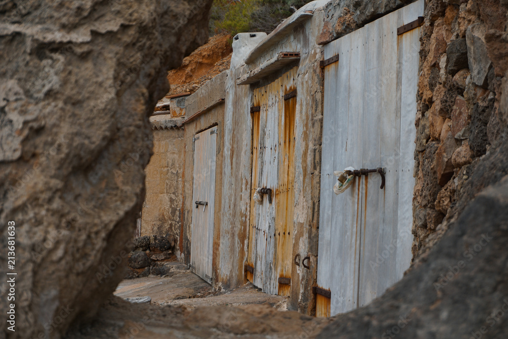 Puertas en cala salada