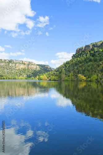 Fototapeta Naklejka Na Ścianę i Meble -  Reservoir in the Duratón meanders, Scenic Lake