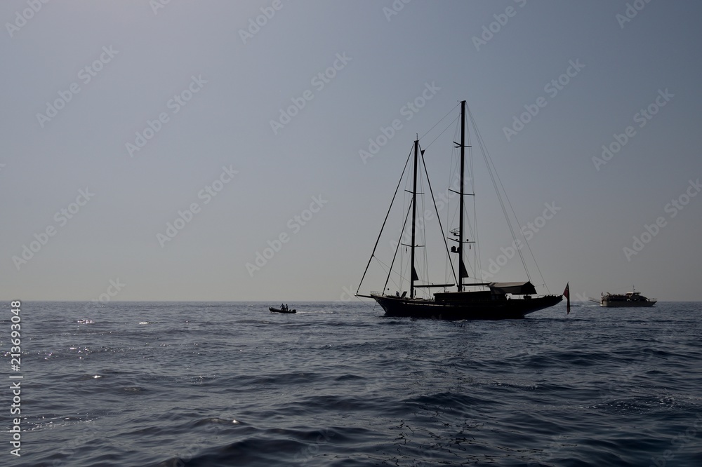Barca a vela nelle acque di Capri - Napoli - Campania - Italia