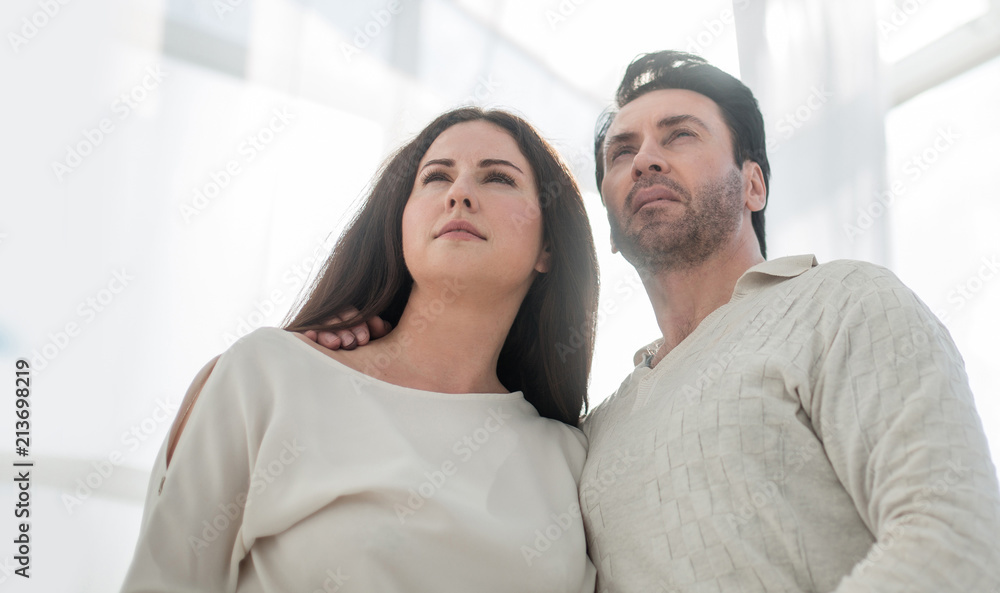 background image of the happy couple