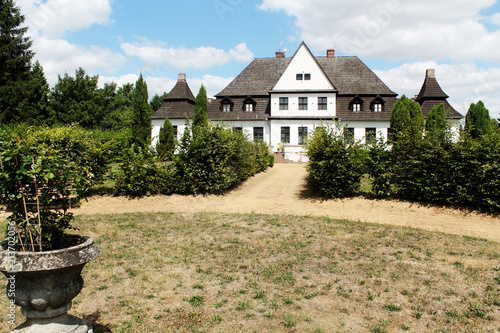 Billede på lærred old polish residency - manor house with large garden