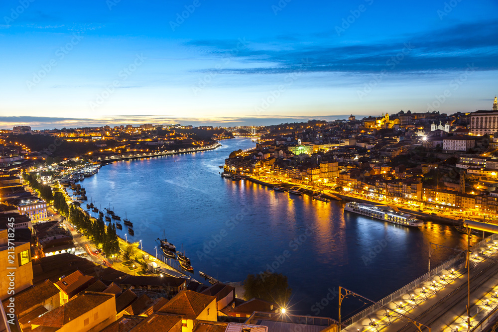Fototapeta premium Evening view of Porto city and Douro river, Portugal