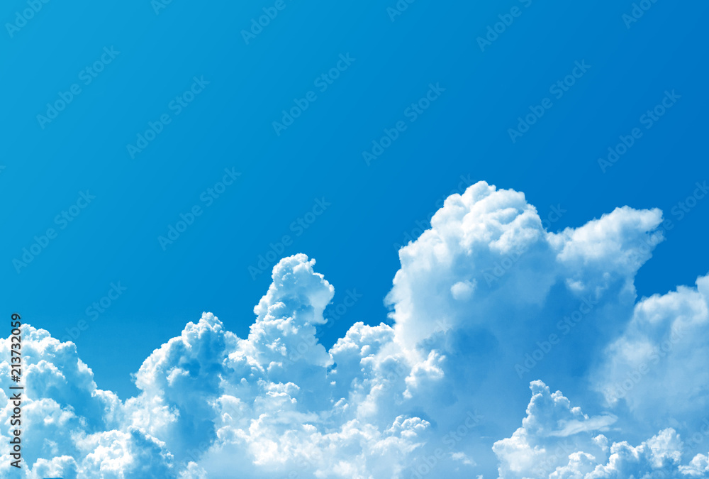 日差しが強い夏の青空と透ける白い入道雲 Stock Photo Adobe Stock 日差しが強い夏の青空と透ける白い入道雲 Stock Photo Adobe Stock