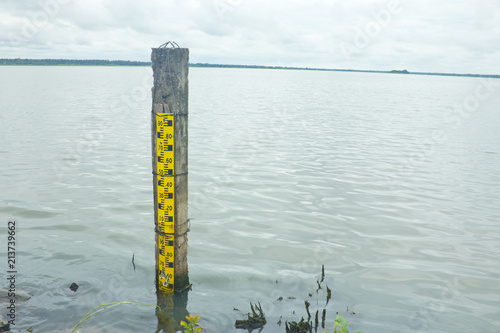 Scale, measuring water levels