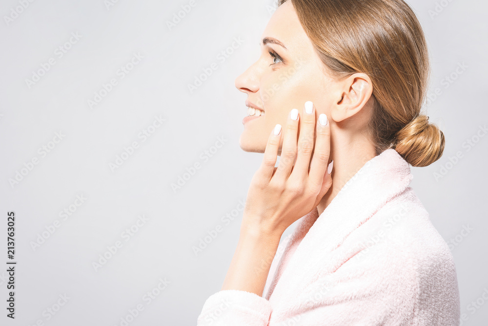 Beauty Woman face Portrait. Beautiful Spa model Girl with Perfect Fresh Clean Skin. Blonde female smiling. Youth and Skin Care Concept Beauty Woman face Portrait. Beautiful Spa model Girl with Perfect Fresh Clean Skin. Blonde female smiling. Youth and Skin Care Concept