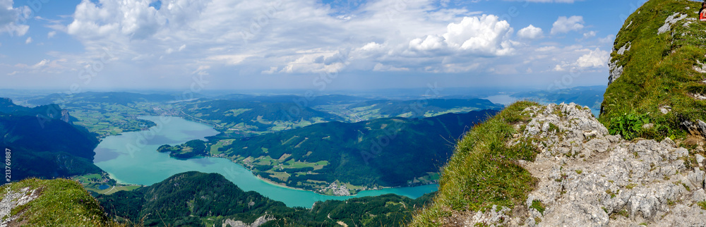 Fototapeta premium Panorama Landschaft Mondseeblick