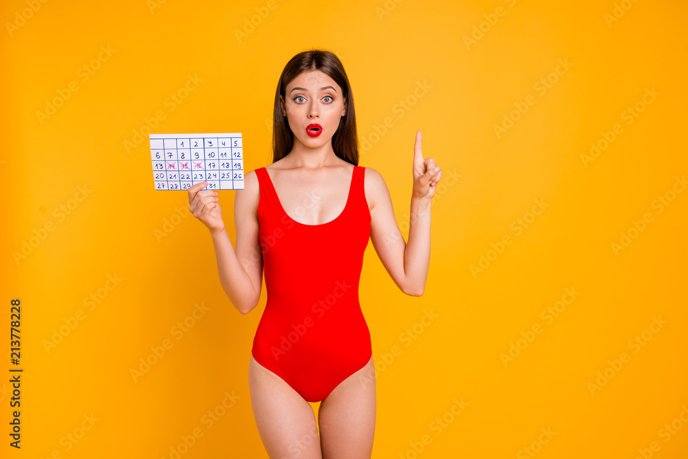Tourism trip health care lifestyle journey person people concept. Photo portrait of pretty funny funky lovely confused puzzled lady having good idea pointing up with forefinger isolated background Tourism trip health care lifestyle journey person people concept. Photo portrait of pretty funny funky lovely confused puzzled lady having good idea pointing up with forefinger isolated background