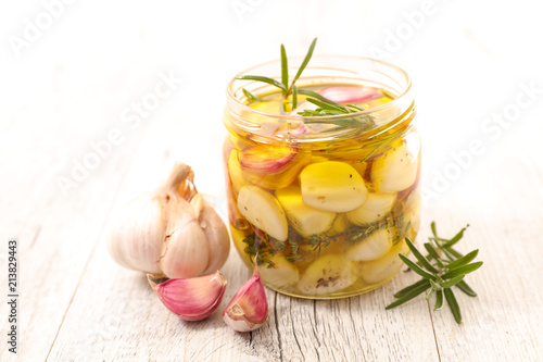 garlic with oil and rosemary