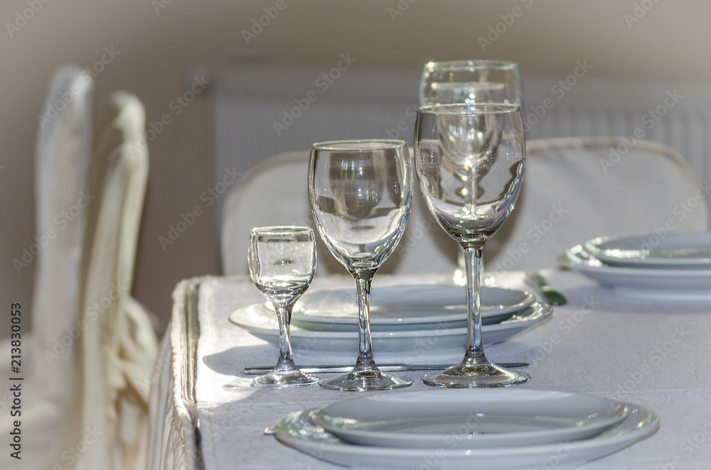 table setting in the restaurant table setting in the restaurant