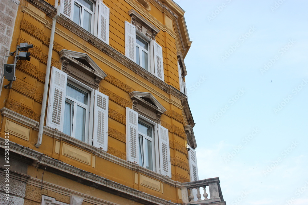 Fototapeta premium Yellow Brick Home