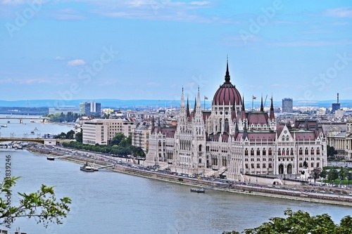 Das Parlament in Budapest, Ungarn von der Burg