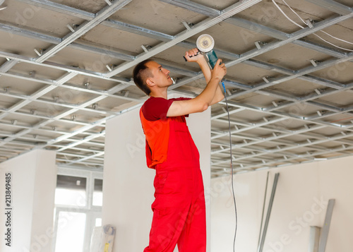 Canvas-taulu Workers are making ceiling.