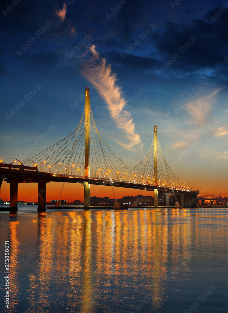 Obraz premium Panorama cable-stayed bridge in St. Petersburg at sunset