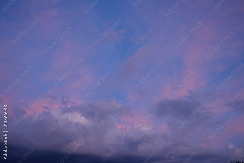 Wolken Himmel mit Gewitter und Regen