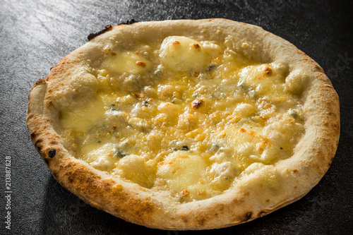 ホームメイドピッツア　Italian home-made pizza