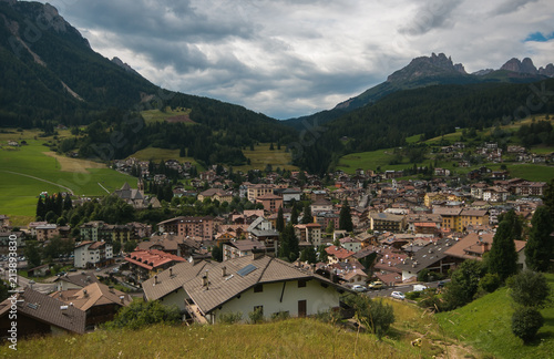 Veduta panoramica di Moena in provincia di Trento, Italia