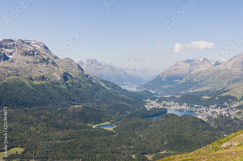 St. Moritz  Seenplatte  Muottas Muragl  Oberengadin  Stazerwald  Stazersee  St. Moritzersee  Piz Julier  Piz Nair  Corvatsch  Wanderweg  Graub  nden  Alpen  Sommer  Schweiz
