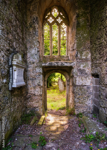 Fototapeta Naklejka Na Ścianę i Meble -  Cornwall church ruin