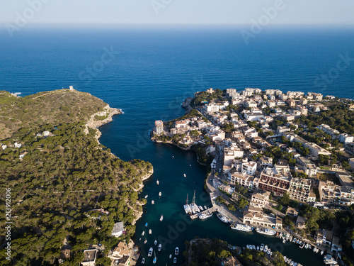 Tableau sur toile Aerial: The bay of Cala Figuera in Mallorca, Spain