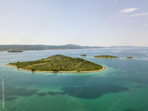 Vista aerea dell’isola a forma di cuore, Croazia, isola degli innamorati, Otok Galesnnjak, isolotto, scoglio. Chiamato anche otok za Zaljubljene, isola dell’amore. Comune di Torrette