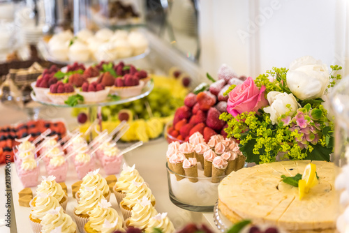 Catering, bufet, ciastka i słodycze 