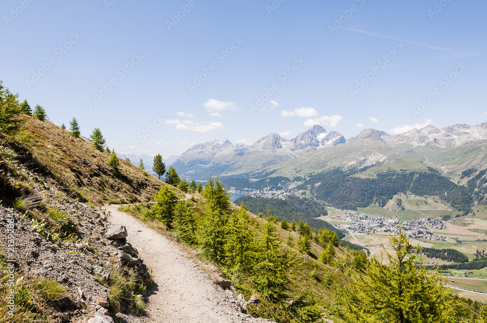 St. Moritz, Muottas Muragl, Oberengadin, Panoramaweg, Alpen, Corviglia, Piz Nair, Piz Julier, Graubünden, Sommersport, Sommer, Schweiz St. Moritz, Muottas Muragl, Oberengadin, Panoramaweg, Alpen, Corviglia, Piz Nair, Piz Julier, Graubünden, Sommersport, Sommer, Schweiz
