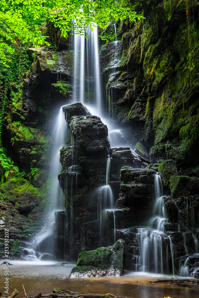 Obraz premium Wodospad Dagp w Bursie, Turcja