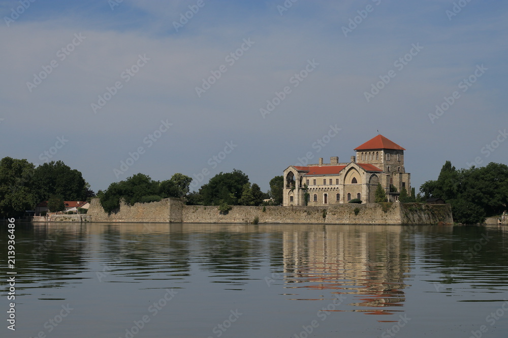 Obraz premium Medieval gothic castle at a lake