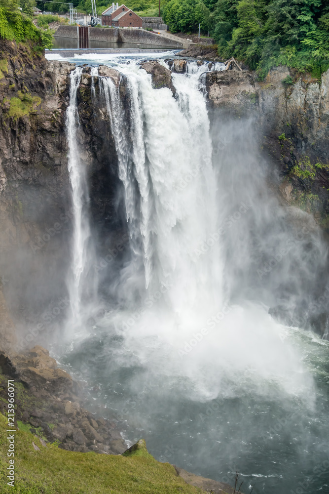 Fototapeta premium Splendorous Snoqualmie Falls