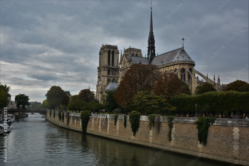 Notre Dame de Paris in the late afternoon
