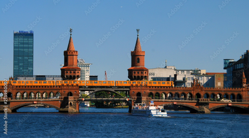 Oberbaumbrücke, Spree, Berlin