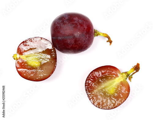 Obraz na płótnie Half grapes isolated on white background, top view